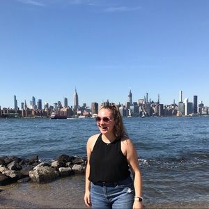 Meet your Posher, Maeve